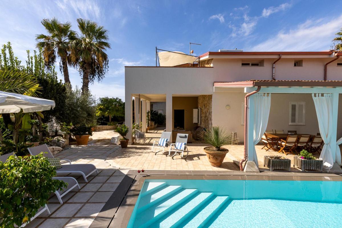 Villa Zamia Con Piscina Santa Maria Del Focallo Bagian luar foto