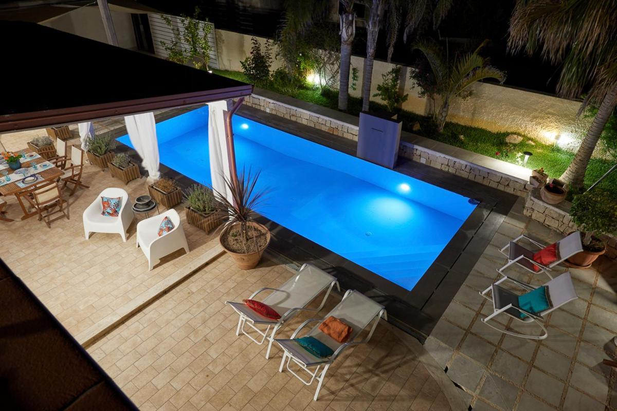 Villa Zamia Con Piscina Santa Maria Del Focallo Bagian luar foto