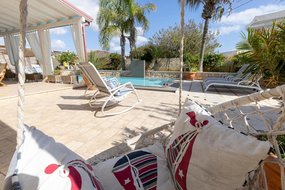 Villa Zamia Con Piscina Santa Maria Del Focallo Bagian luar foto