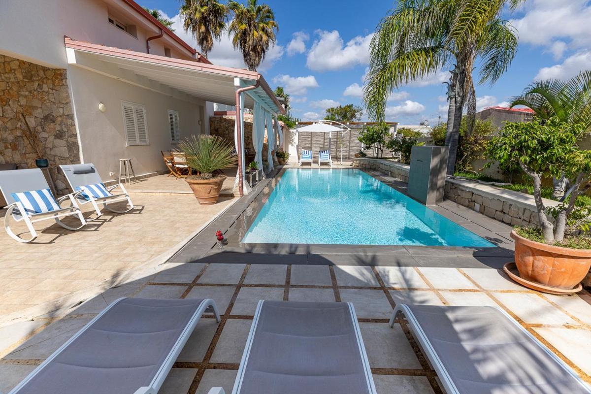 Villa Zamia Con Piscina Santa Maria Del Focallo Bagian luar foto