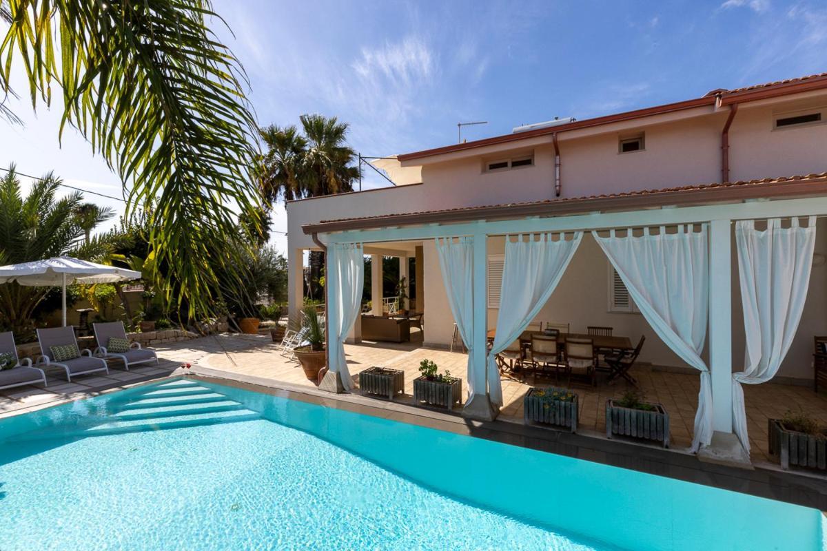 Villa Zamia Con Piscina Santa Maria Del Focallo Bagian luar foto