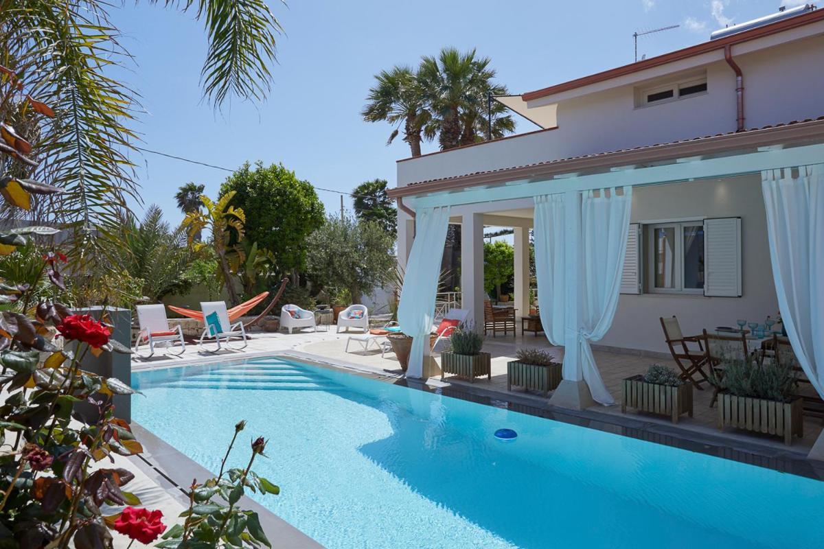 Villa Zamia Con Piscina Santa Maria Del Focallo Bagian luar foto